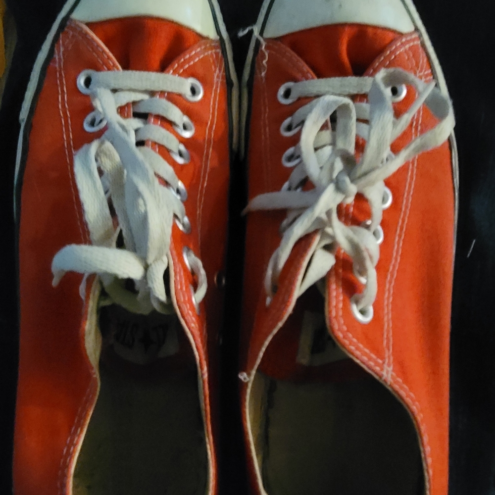 Red converse